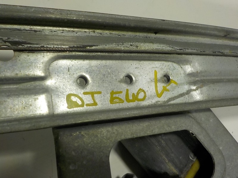 Recambio de elevalunas delantero izquierdo para peugeot 208 1.6 blue-hdi fap referencia OEM IAM 9673155280 9674252480 0130822570