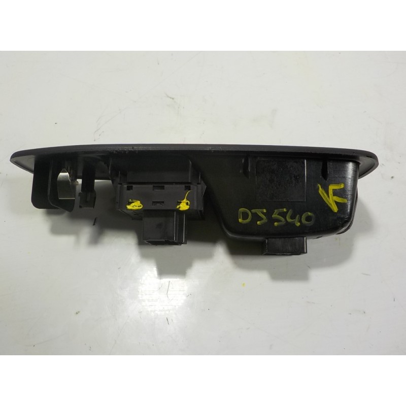 Recambio de mando elevalunas delantero izquierdo para peugeot 208 1.6 blue-hdi fap referencia OEM IAM 96758193ZD 96758193ZD 