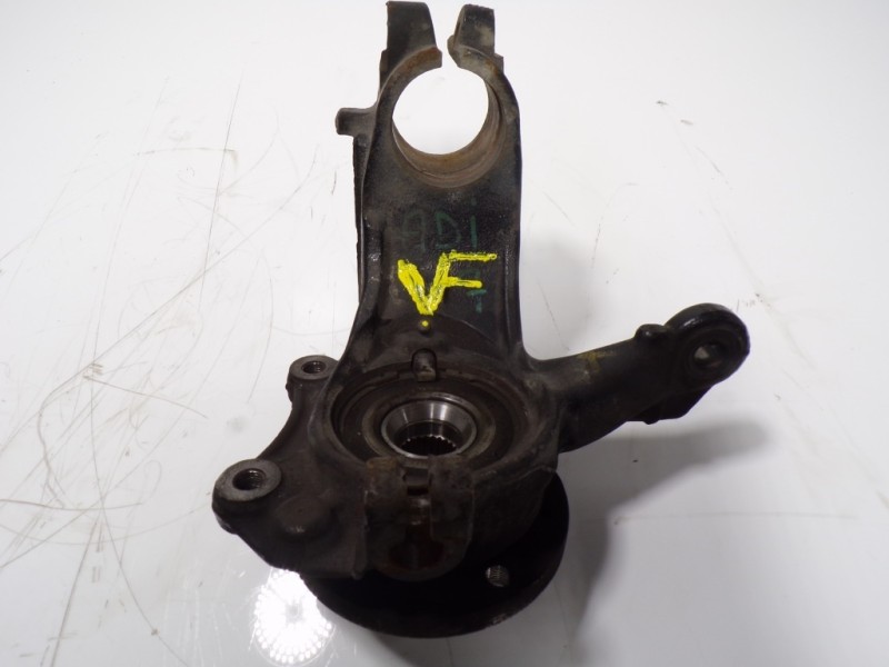 Recambio de mangueta delantera derecha para peugeot 208 1.6 blue-hdi fap referencia OEM IAM 364790  