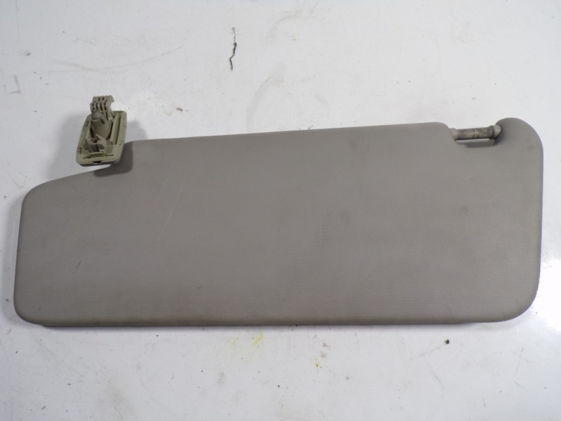 Recambio de parasol derecho para mercedes-benz clase c (w204) berlina 2.2 cdi cat referencia OEM IAM A20481046107K67  