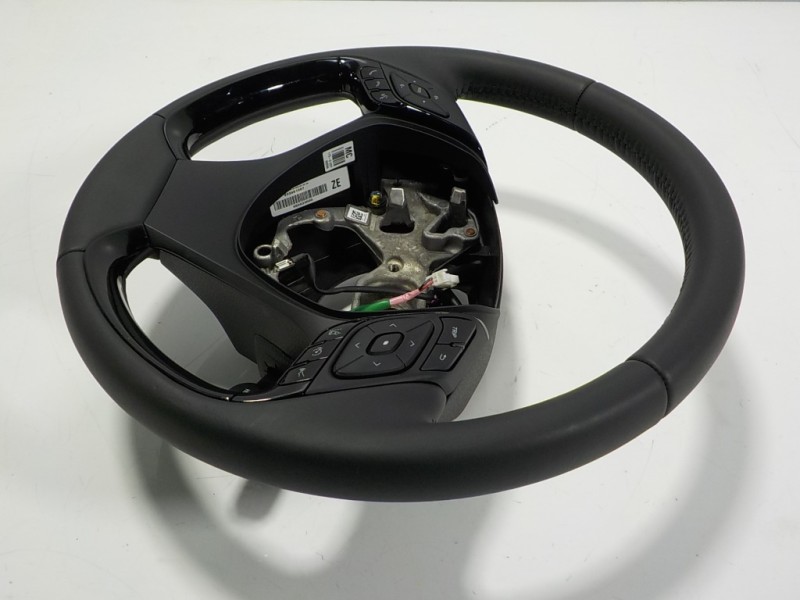 Recambio de volante para toyota c-hr hybrid dynamic referencia OEM IAM 45100F4110C0 223451057 