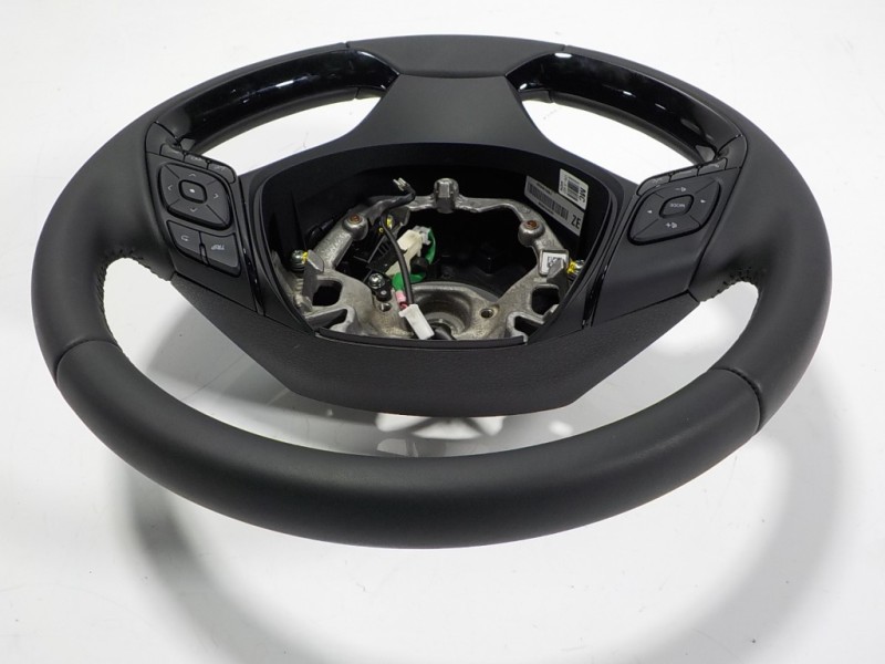 Recambio de volante para toyota c-hr hybrid dynamic referencia OEM IAM 45100F4110C0 223451057 