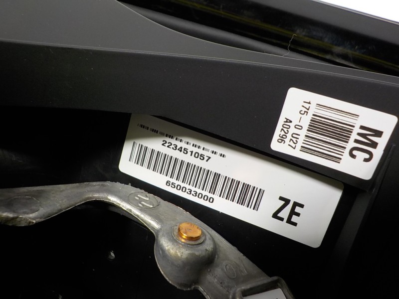 Recambio de volante para toyota c-hr hybrid dynamic referencia OEM IAM 45100F4110C0 223451057 