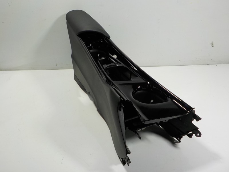 Recambio de apoyabrazos central para toyota c-hr hybrid dynamic referencia OEM IAM 58905F4010J1  58812F4010