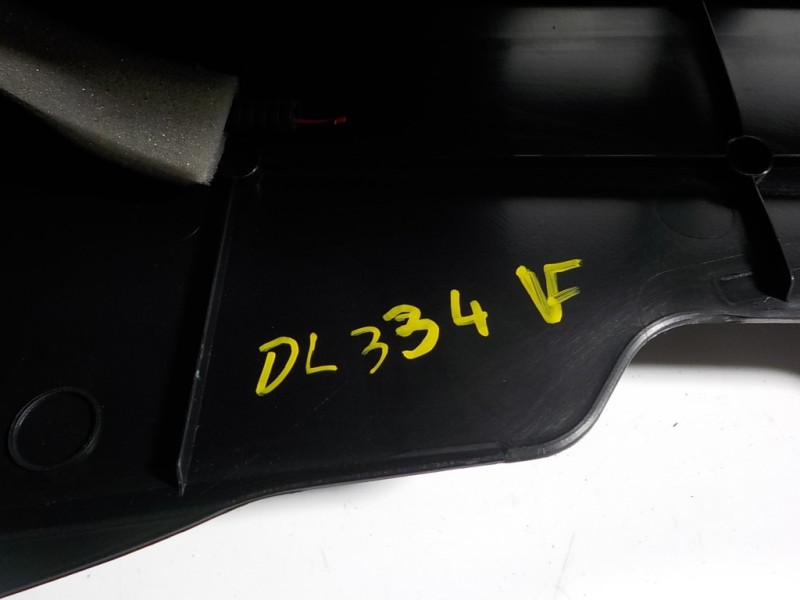 Recambio de apoyabrazos central para toyota c-hr hybrid dynamic referencia OEM IAM 58905F4010J1  58812F4010