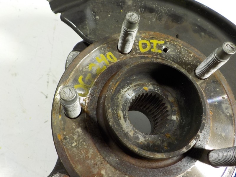 Recambio de mangueta delantera izquierda para opel astra j lim. 1.6 cdti dpf referencia OEM IAM 13319482  