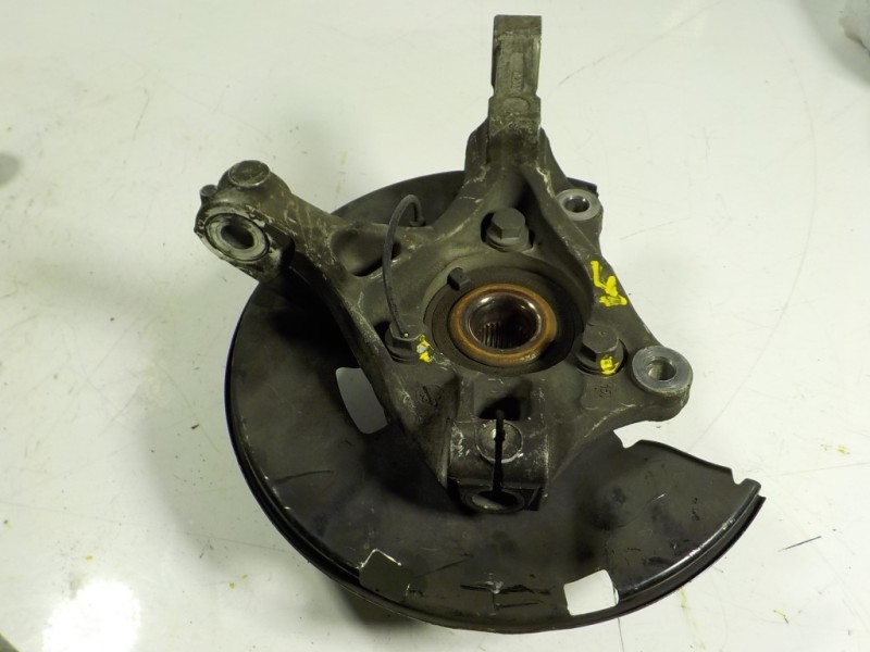 Recambio de mangueta delantera izquierda para opel astra j lim. 1.6 cdti dpf referencia OEM IAM 13319482  