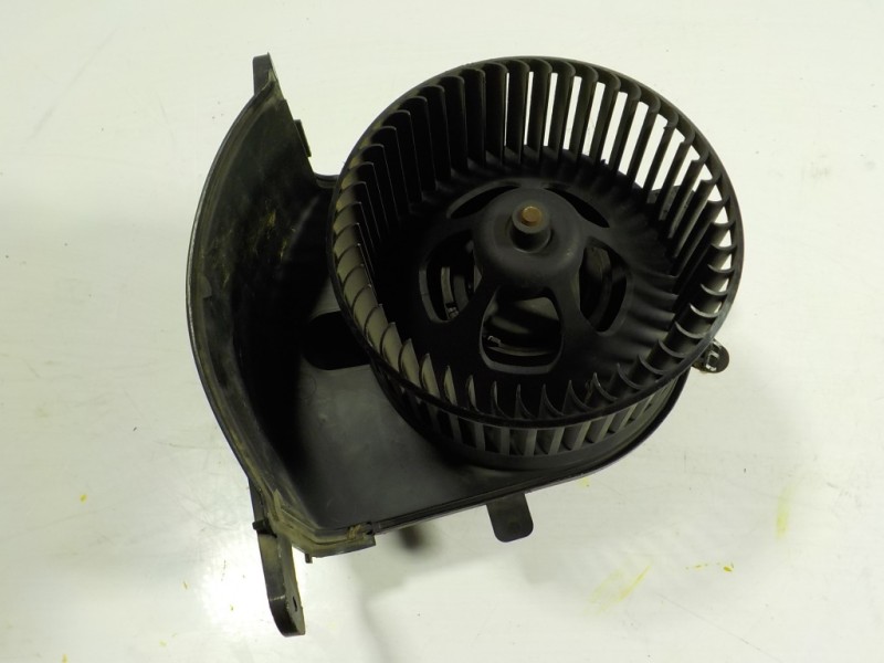 Recambio de motor calefaccion para renault scenic ii 1.5 dci diesel referencia OEM IAM   