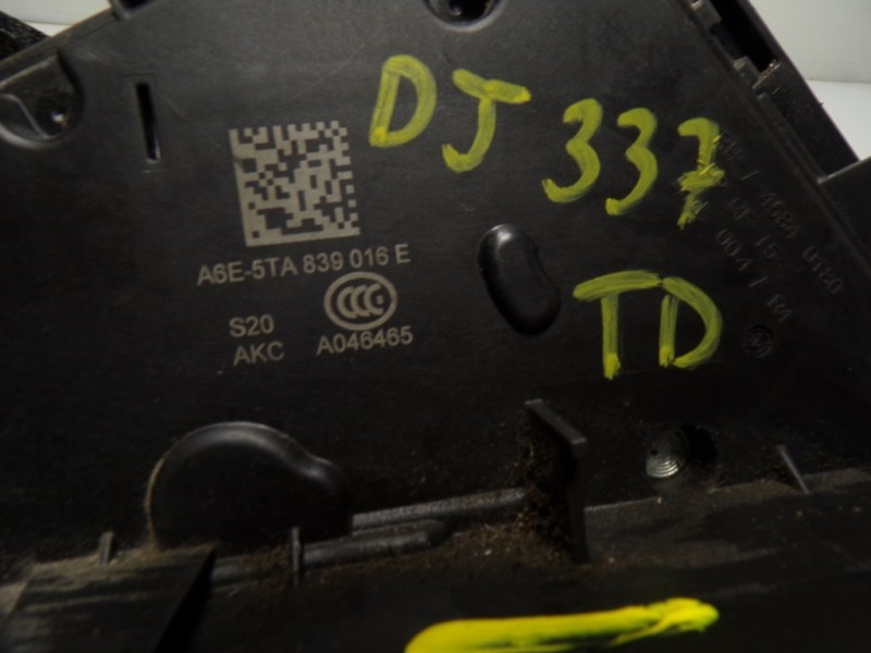 Recambio de cerradura puerta trasera derecha para skoda rapid 1.6 tdi dpf referencia OEM IAM 5TA839016E 5TA839016E 