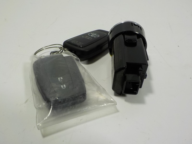 Recambio de modulo electronico para toyota c-hr hybrid dynamic referencia OEM IAM 8961102112 2010DJ2910 