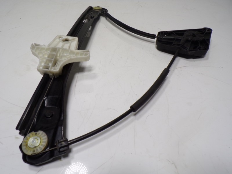 Recambio de elevalunas trasero derecho para skoda rapid 1.6 tdi dpf referencia OEM IAM 5JA839462  