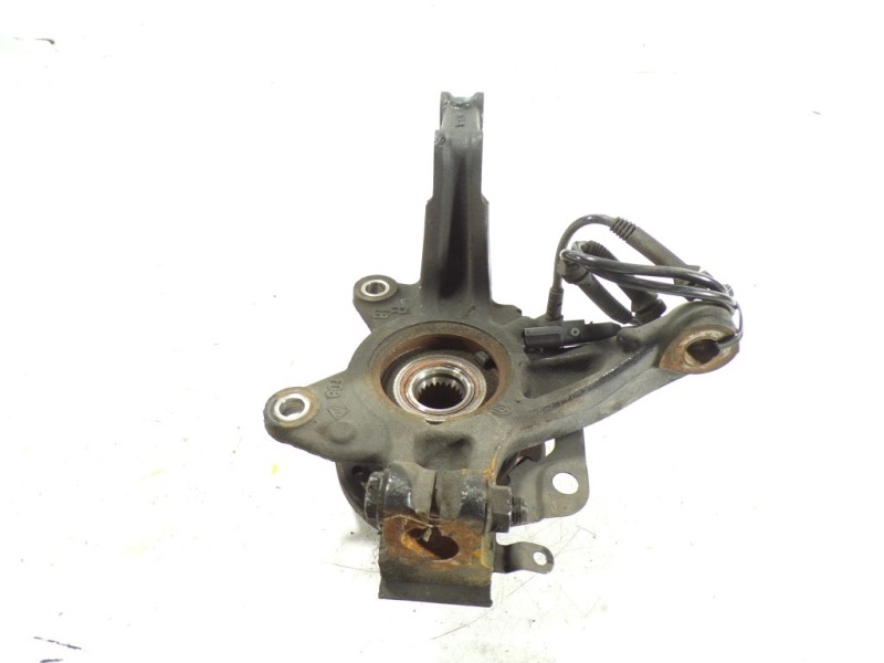 Recambio de mangueta delantera derecha para renault clio iv 1.5 dci diesel fap referencia OEM IAM 400143684R  