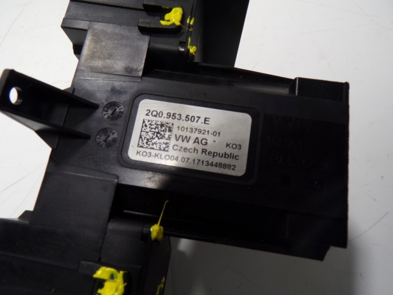 Recambio de mando intermitentes para skoda rapid 1.6 tdi dpf referencia OEM IAM  2Q0953507E 1013792101