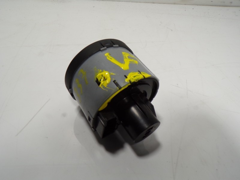 Recambio de mando luces para skoda rapid 1.6 tdi dpf referencia OEM IAM 5E0941431FWHI 5E0941431F 10095090