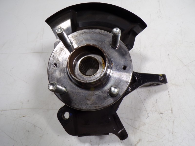 Recambio de mangueta delantera izquierda para hyundai i20 1.2 16v cat referencia OEM IAM 51715C8000  517501S000