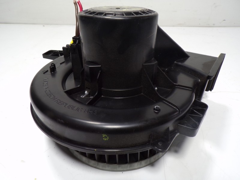 Recambio de motor calefaccion para skoda rapid 1.6 tdi dpf referencia OEM IAM 6R1819015A 6R1819015A 