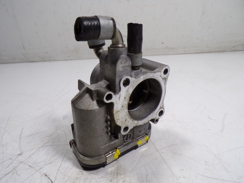 Recambio de caja mariposa para hyundai i20 1.2 16v cat referencia OEM IAM 3510004700 3510004700 