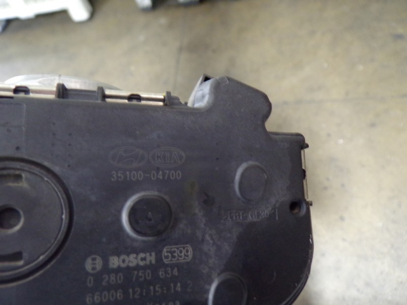 Recambio de caja mariposa para hyundai i20 1.2 16v cat referencia OEM IAM 3510004700 3510004700 