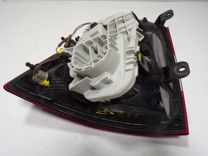 Recambio de piloto trasero izquierdo para skoda rapid 1.6 tdi dpf referencia OEM IAM 5JH945111A 5JH945095A 