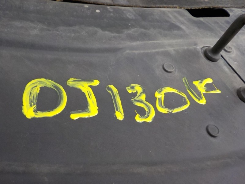 Recambio de capot delantero para land rover discovery 4 tdv6 se referencia OEM IAM BKA780040  