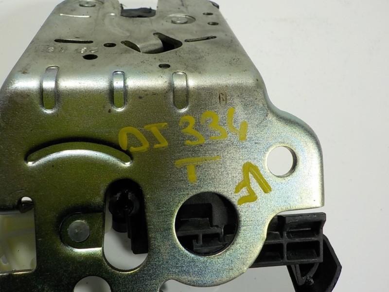 Recambio de cerradura maletero / porton para seat toledo (kg3) 1.6 tdi referencia OEM IAM 8R0827505A 8R0827505A 