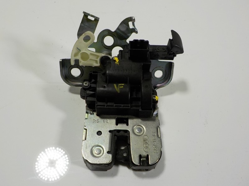 Recambio de cerradura maletero / porton para seat toledo (kg3) 1.6 tdi referencia OEM IAM 8R0827505A 8R0827505A 