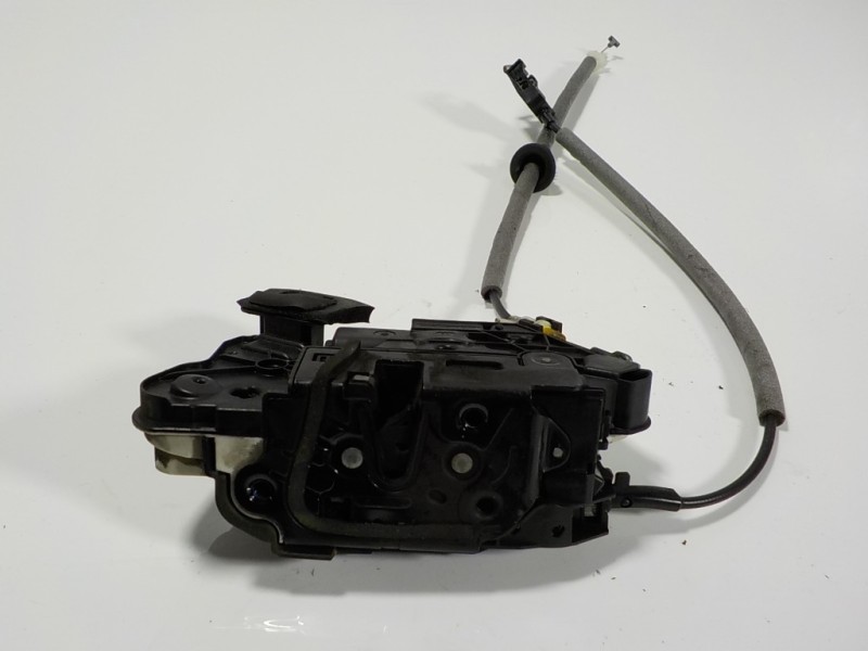 Recambio de cerradura puerta delantera izquierda para seat toledo (kg3) 1.6 tdi referencia OEM IAM 5E0839016A 5E1837015A 
