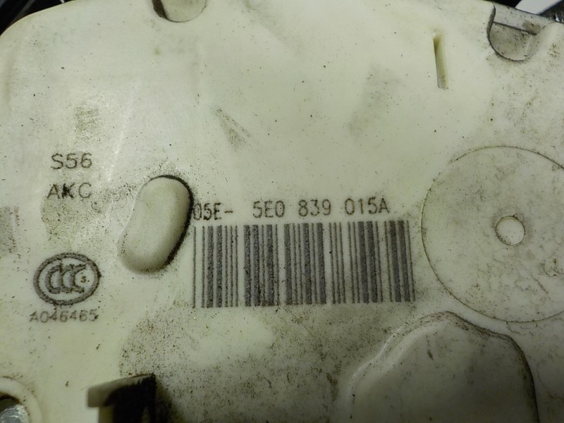 Recambio de cerradura puerta trasera izquierda para seat toledo (kg3) 1.6 tdi referencia OEM IAM 5E0839015A 5E0839015A 