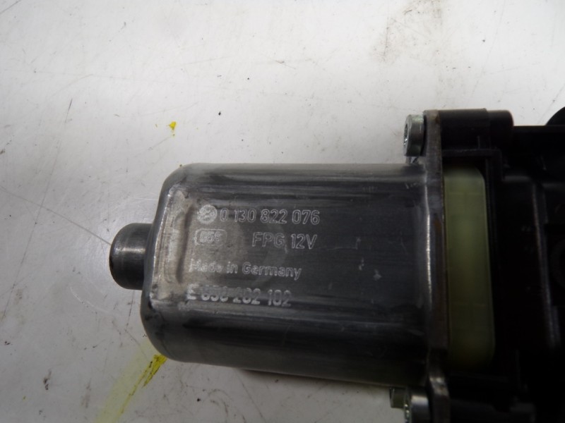 Recambio de motor elevalunas delantero izquierdo para volkswagen touran (5t1) advance bmt referencia OEM IAM 5Q0959802C 5Q095980