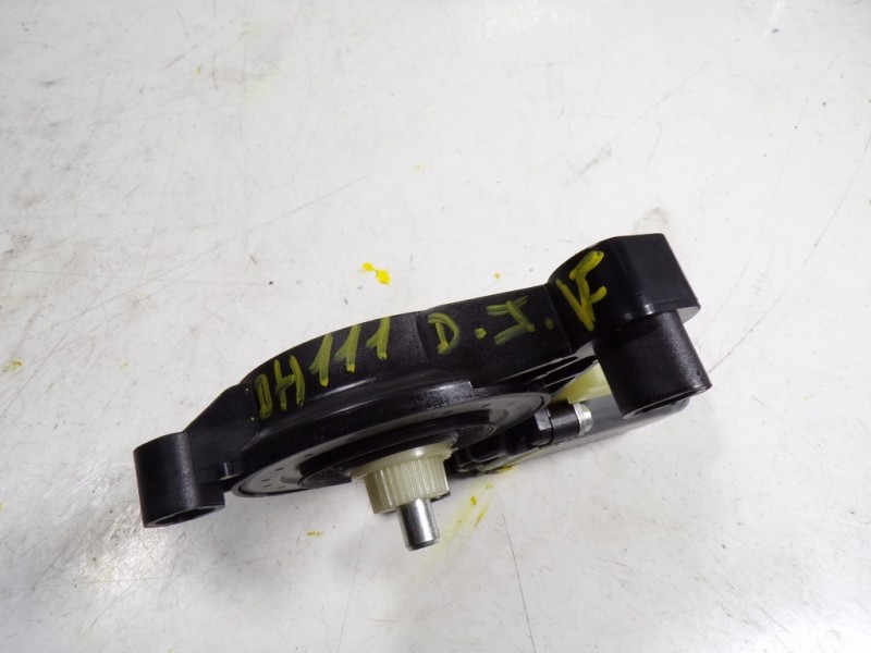 Recambio de motor elevalunas delantero izquierdo para volkswagen touran (5t1) advance bmt referencia OEM IAM 5Q0959802C 5Q095980