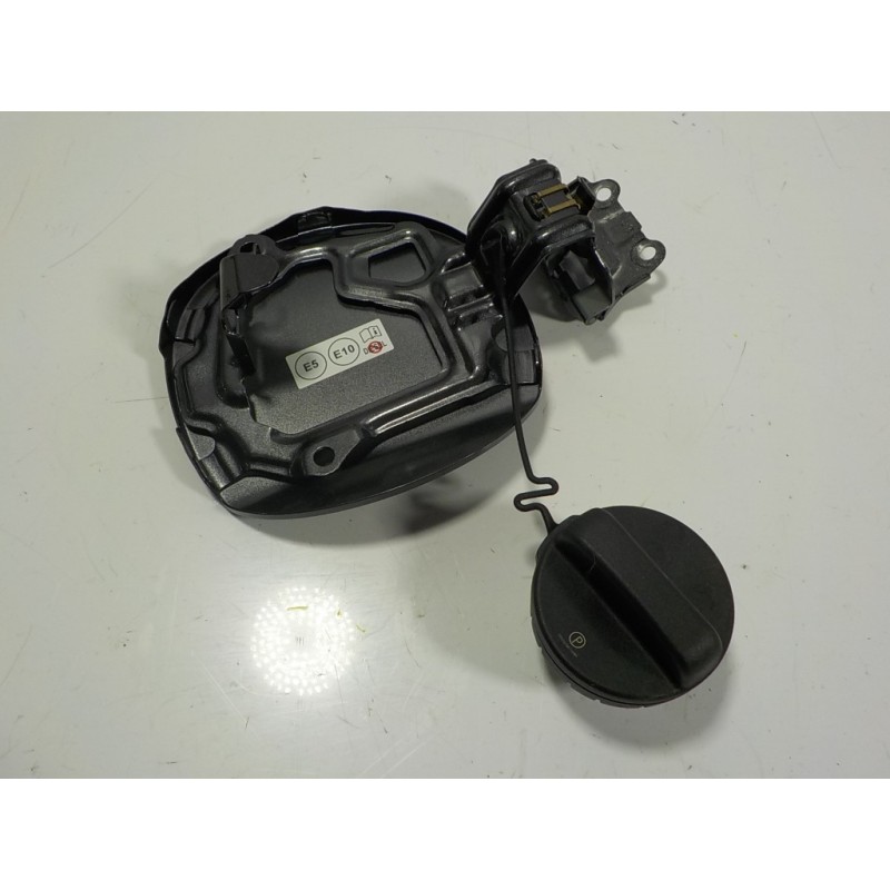 Recambio de tapa combustible para toyota yaris cross 1.5 vvti 16 v 55 kw referencia OEM IAM 77350K2010  