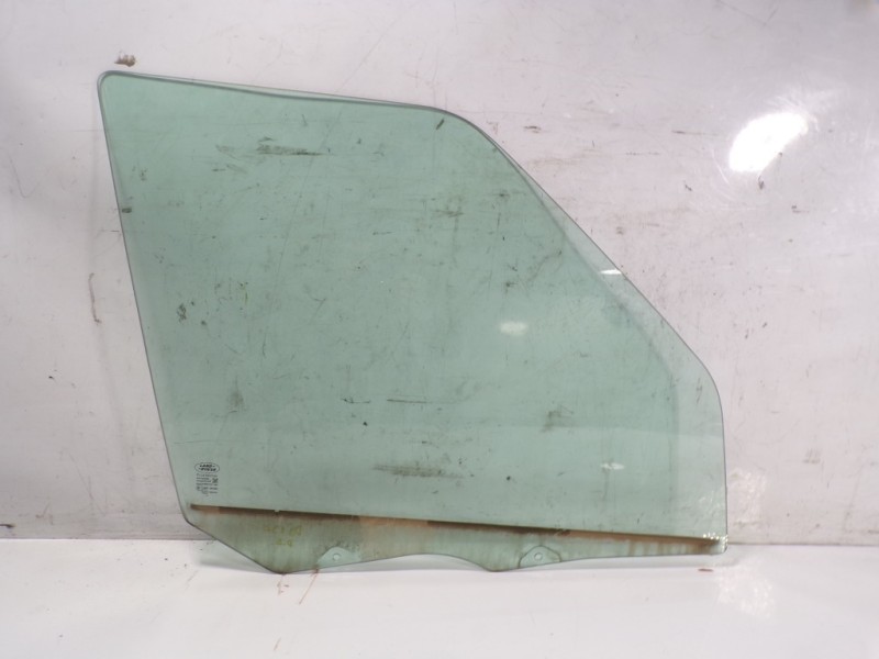 Recambio de cristal puerta delantero derecho para land rover discovery 4 tdv6 se referencia OEM IAM CUB500160  