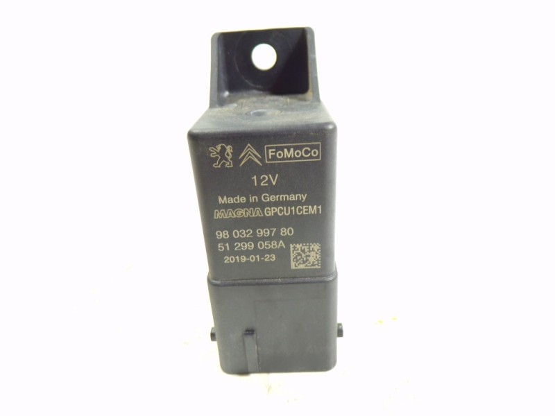 Recambio de caja precalentamiento para peugeot expert combi standard referencia OEM IAM 9803299780 9803299780 