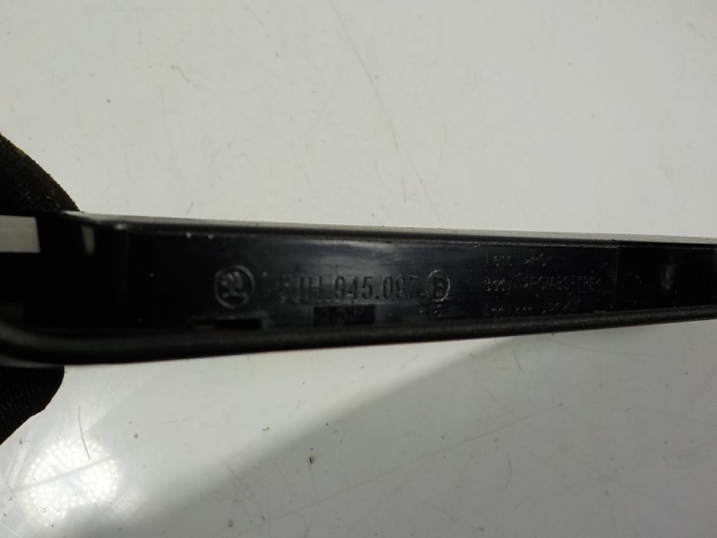 Recambio de piloto trasero central para seat toledo (kg3) 1.6 tdi referencia OEM IAM 5JH945097B9B9 5JH945097B 00419Z0100