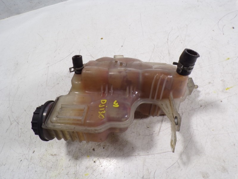 Recambio de deposito expansion para land rover discovery 4 tdv6 se referencia OEM IAM LR013663  