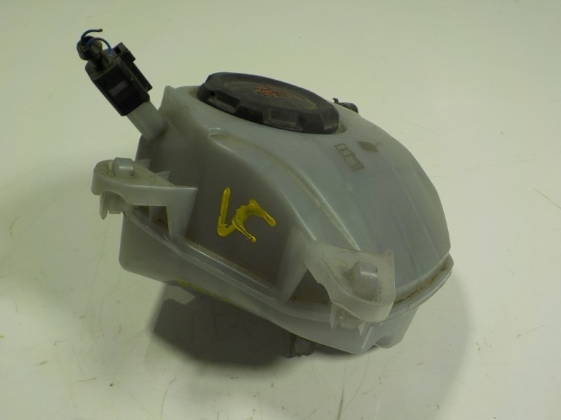 Recambio de deposito expansion para seat arona fr go referencia OEM IAM 2Q0121407D  