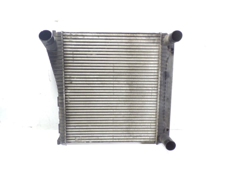 Recambio de intercooler para land rover discovery 4 tdv6 se referencia OEM IAM LR015603  