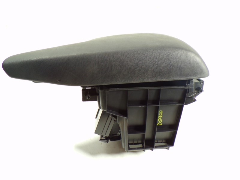 Recambio de apoyabrazos central para mazda 3 lim. () 1.5 diesel cat referencia OEM IAM BJS764420A02  