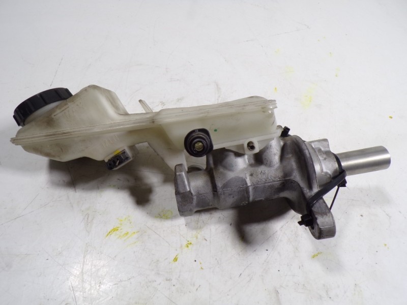 Recambio de bomba freno para mazda 3 lim. () 1.5 diesel cat referencia OEM IAM BJY74340ZA  
