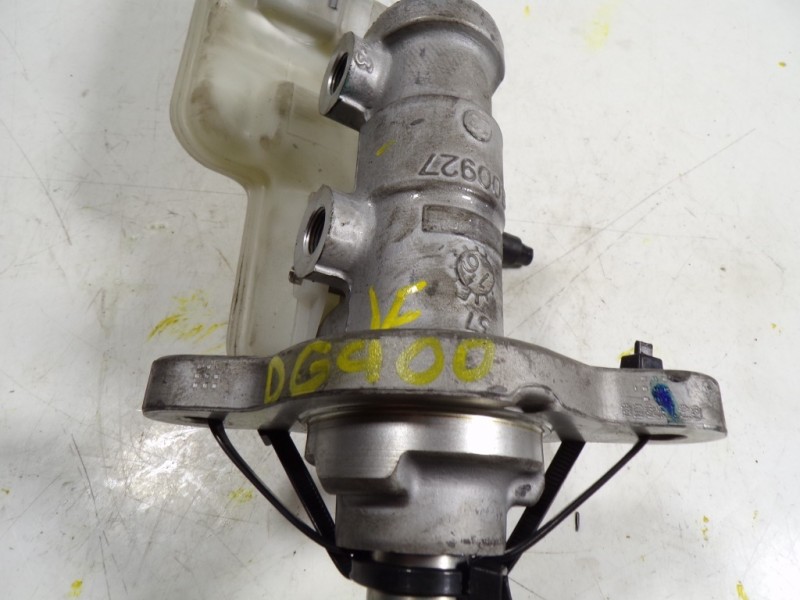 Recambio de bomba freno para mazda 3 lim. () 1.5 diesel cat referencia OEM IAM BJY74340ZA  