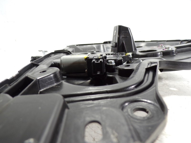 Recambio de elevalunas delantero derecho para mazda 3 lim. () 1.5 diesel cat referencia OEM IAM BJS758590 BHN95858X 