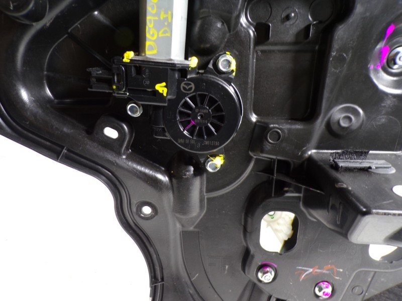 Recambio de elevalunas delantero derecho para mazda 3 lim. () 1.5 diesel cat referencia OEM IAM BJS758590 BHN95858X 