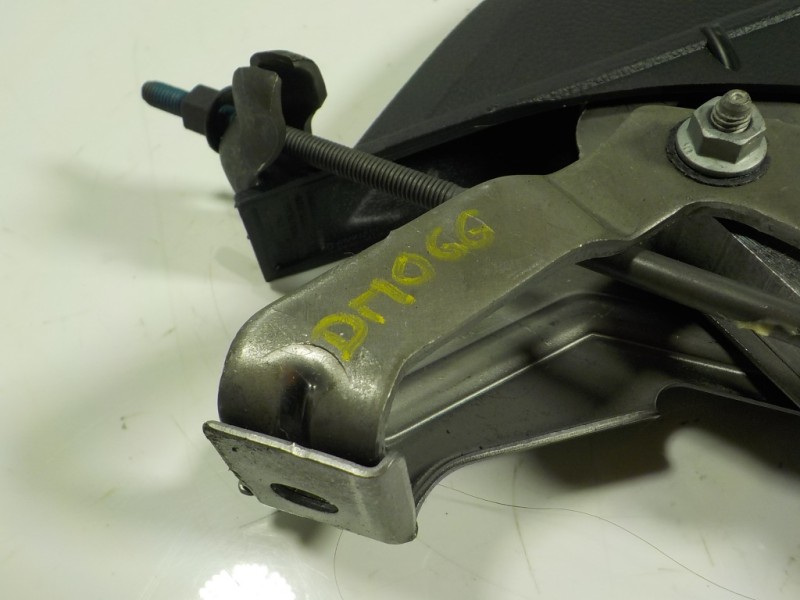 Recambio de palanca freno de mano para seat arona fr go referencia OEM IAM 6F0711301NFZF  