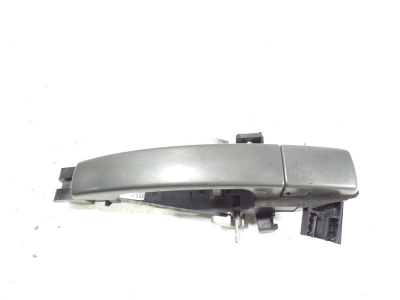 Recambio de maneta exterior delantera izquierda para land rover discovery 4 tdv6 se referencia OEM IAM LR019308  