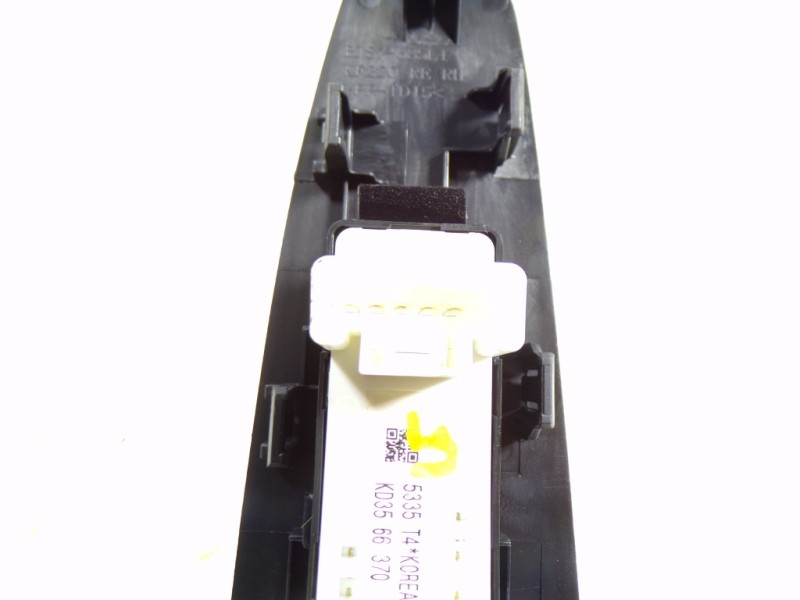 Recambio de mando elevalunas trasero derecho para mazda 3 lim. () 1.5 diesel cat referencia OEM IAM KD3566370 KD3566370 