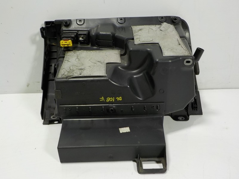 Recambio de guantera para volkswagen polo (6c1) 1.4 tdi referencia OEM IAM 6R1857101M82V 6R1857097 6R1857121J82V