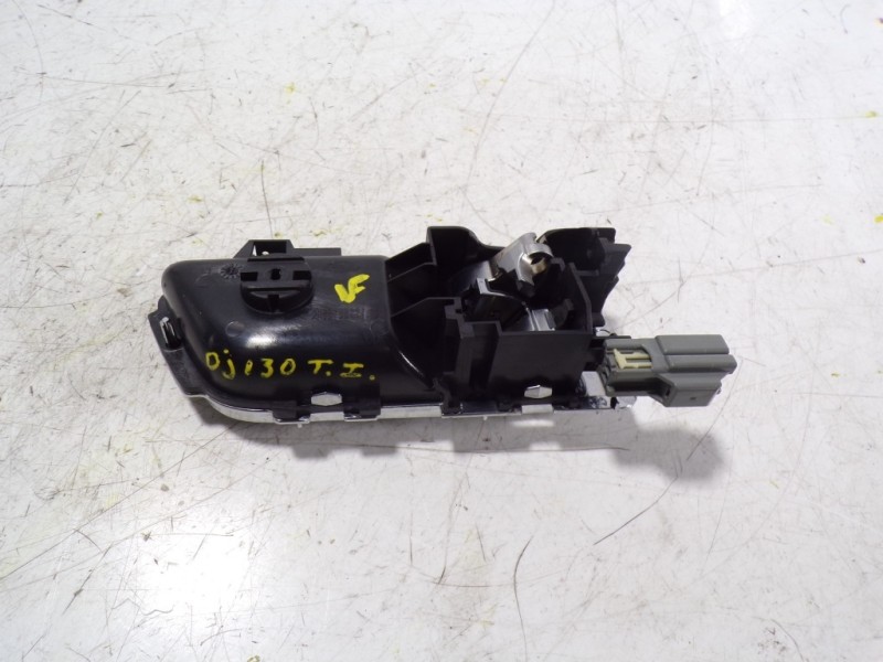 Recambio de maneta interior trasera izquierda para land rover discovery 4 tdv6 se referencia OEM IAM LR013922  