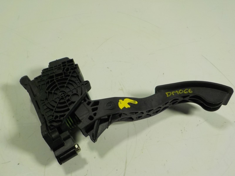 Recambio de potenciometro pedal para seat arona fr go referencia OEM IAM 2Q1723503 2Q1723503 