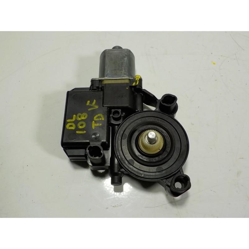 Recambio de motor elevalunas trasero derecho para volkswagen polo (6c1) 1.4 tdi referencia OEM IAM 6R0959812NZ00 6R0959812N 