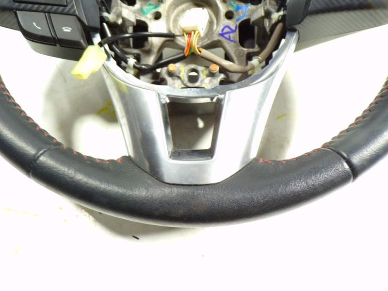 Recambio de volante para mazda 3 lim. () 1.5 diesel cat referencia OEM IAM BJS83298202  